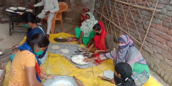 सोशलिस्ट पार्टी (इण्डिया) सामुदायिक रसोई के माध्यम से उपलब्ध करा रही है जरूरतमंदों को भोजन
