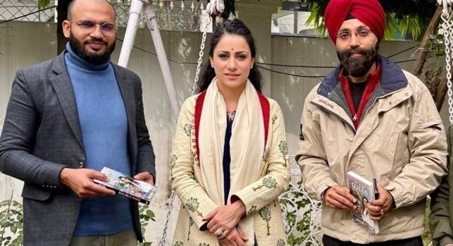 Renowned Social Youth Activists Sardar Harasis Singh and Dr. Sameer Choudhary Meet Slum Queen Rouble Nagi in Jammu